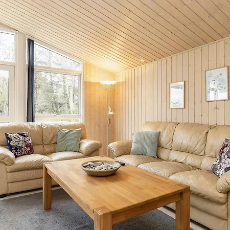 8 Person In Lokken-by Traum *