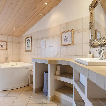 8 Person In Lokken-by Traum *